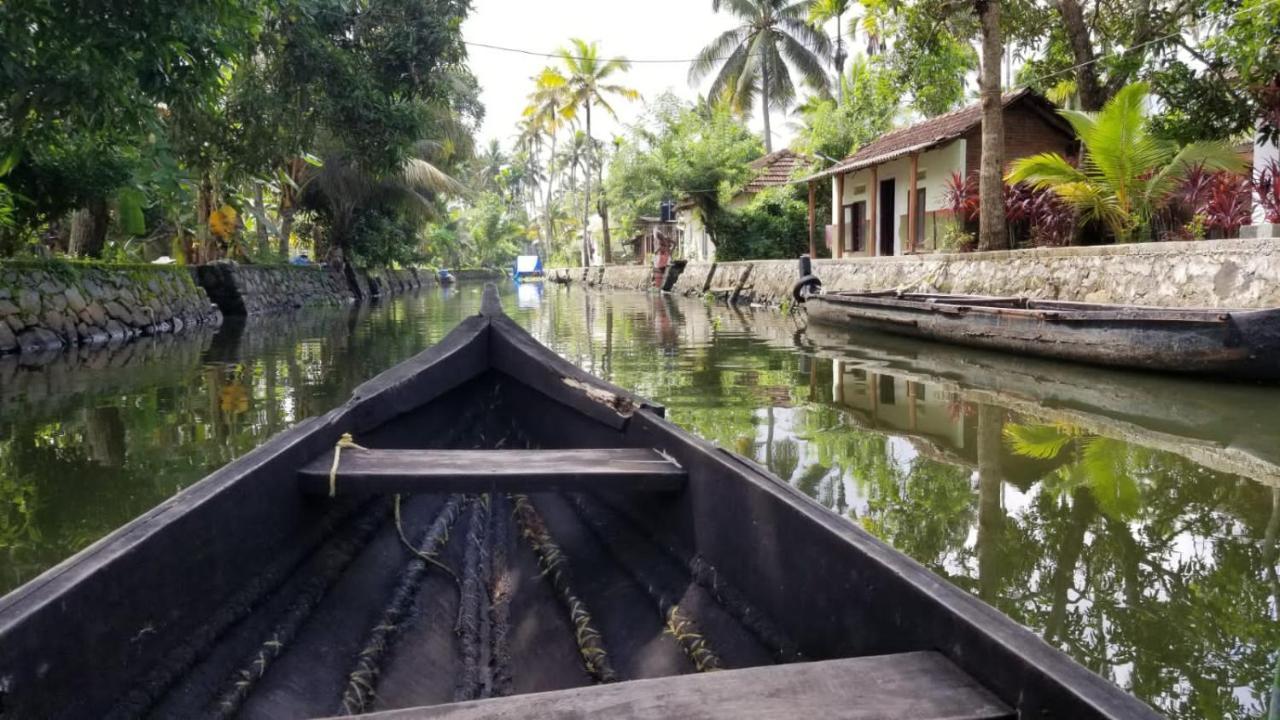 Готель The Blues Alappuzha Екстер'єр фото